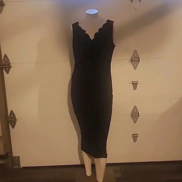 KIMI+KAI MATERNITY SCALLOPED V-NECK MIDI DRESS SIZE S - Picture 4 of 6